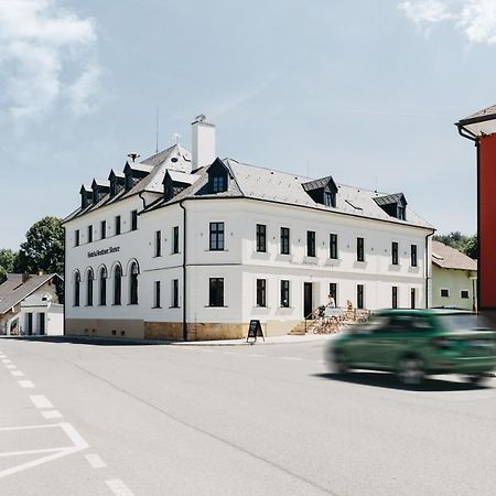 Hotel A Hostinec Slunce Osecna Exterior photo