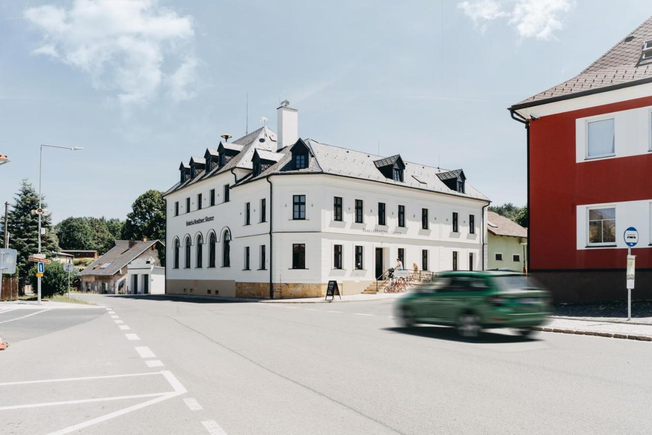 Hotel A Hostinec Slunce Osecna Exterior photo
